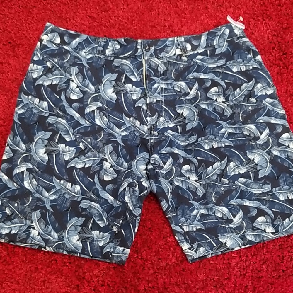 NWT Men's Slate & Stone Tropic Shorts - Sz33